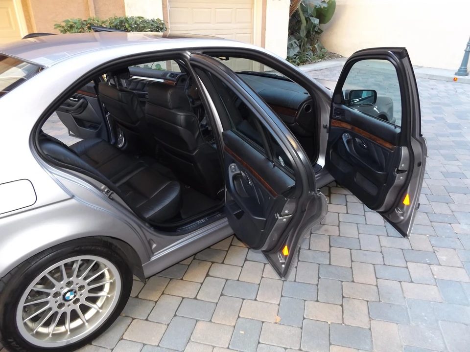 1999 BMW E39 540i - Image 11 of 31