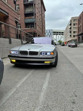 1999 BMW 7 Series 740Li Sedan 4D
