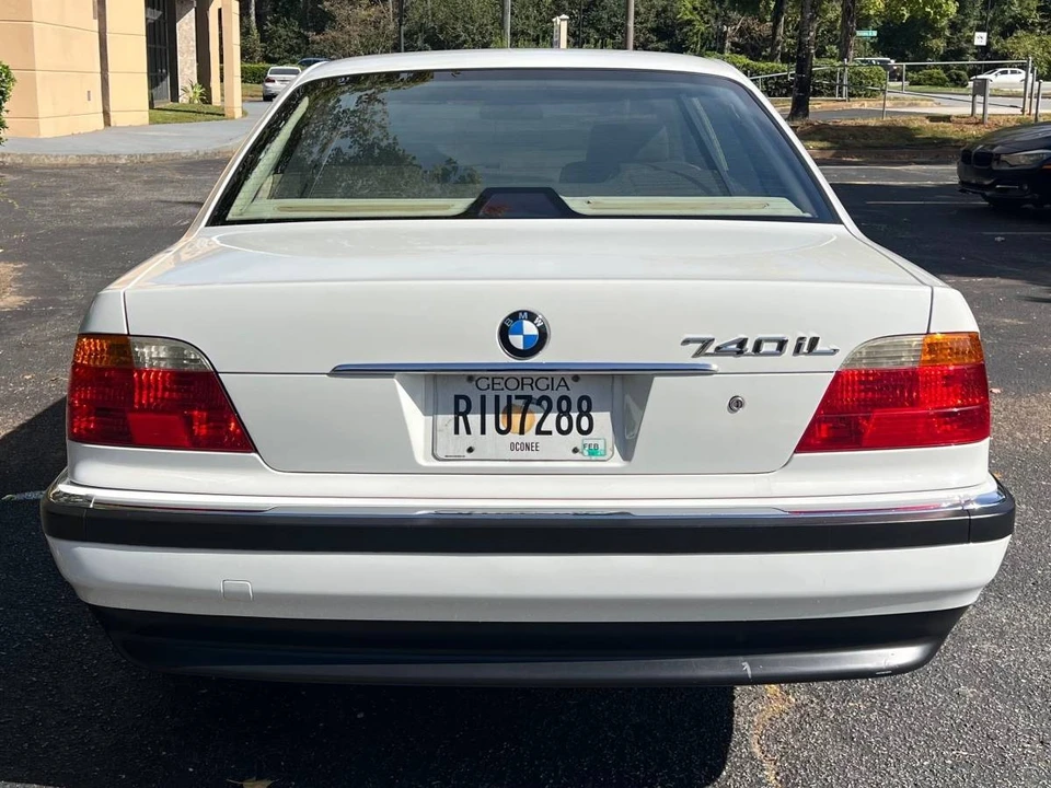 1999 BMW E38 750i & 750iL Sedan - Image 5 of 14