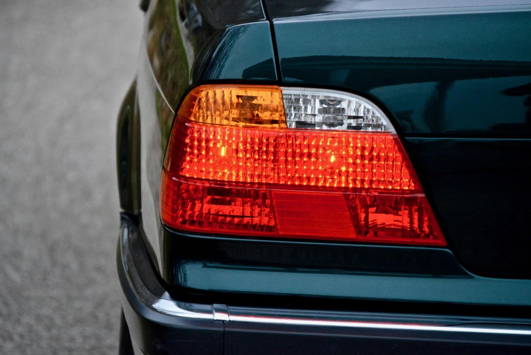1999 BMW E38 7 Series - Image 30 of 31