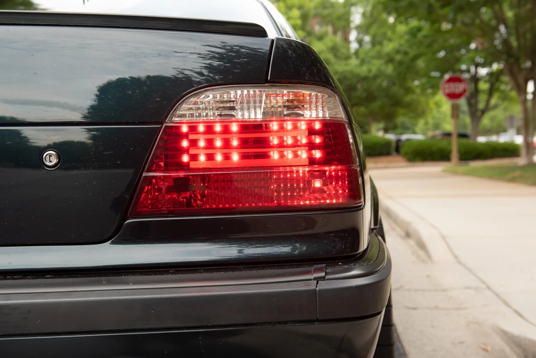 1999 BMW E38 7 Series - Image 23 of 31