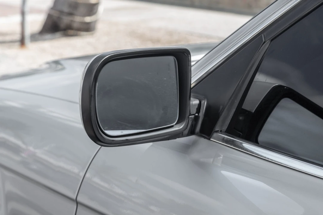 1999 BMW E38 7 Series - Image 24 of 31