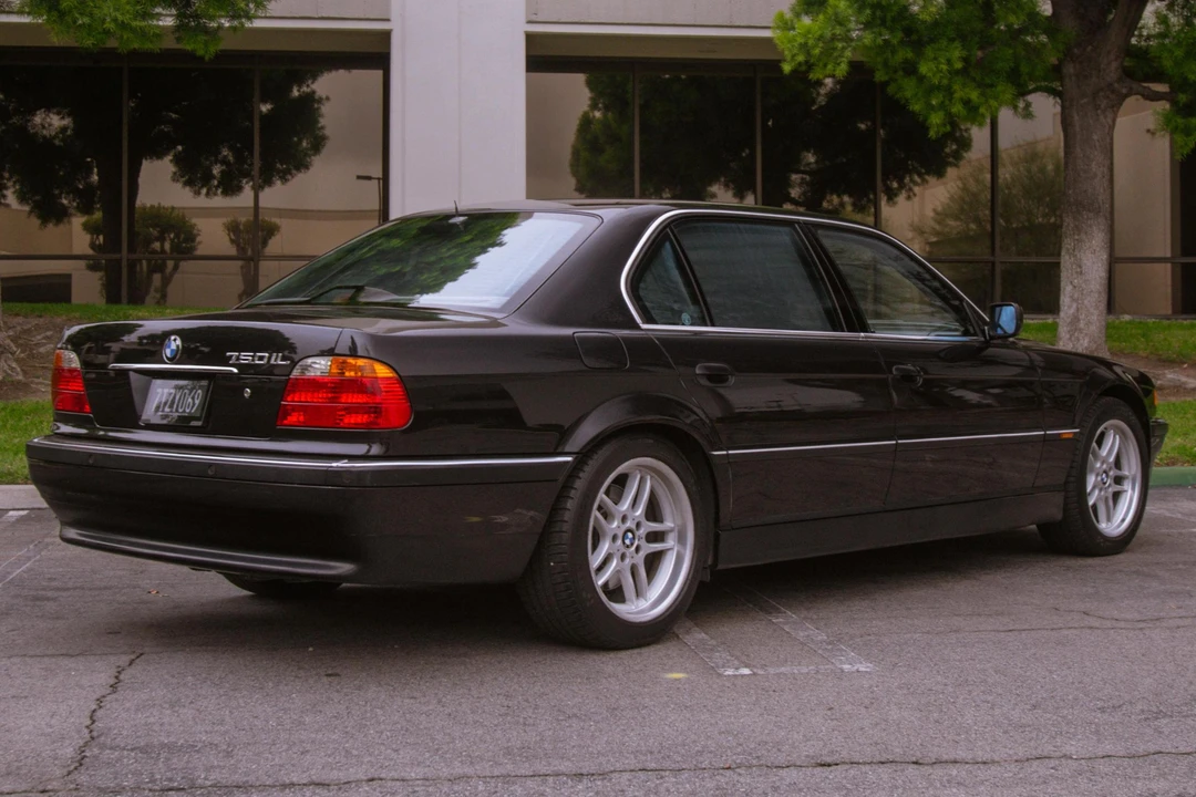 1999 BMW E38 750i & 750iL Sedan - Image 4 of 31