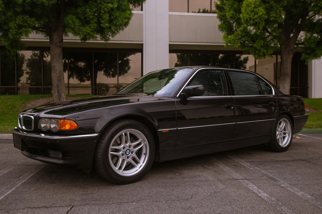 1999 BMW E38 750i & 750iL Sedan - Image 8 of 31