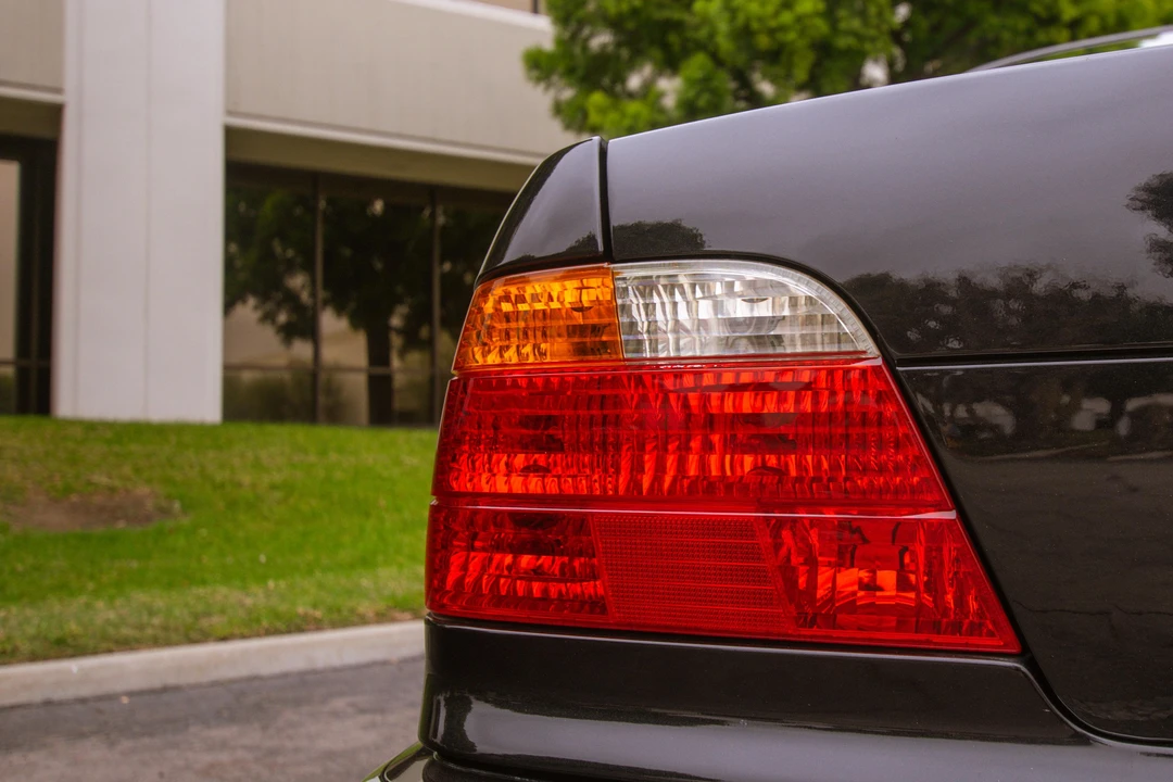 1999 BMW E38 750i & 750iL Sedan - Image 19 of 31