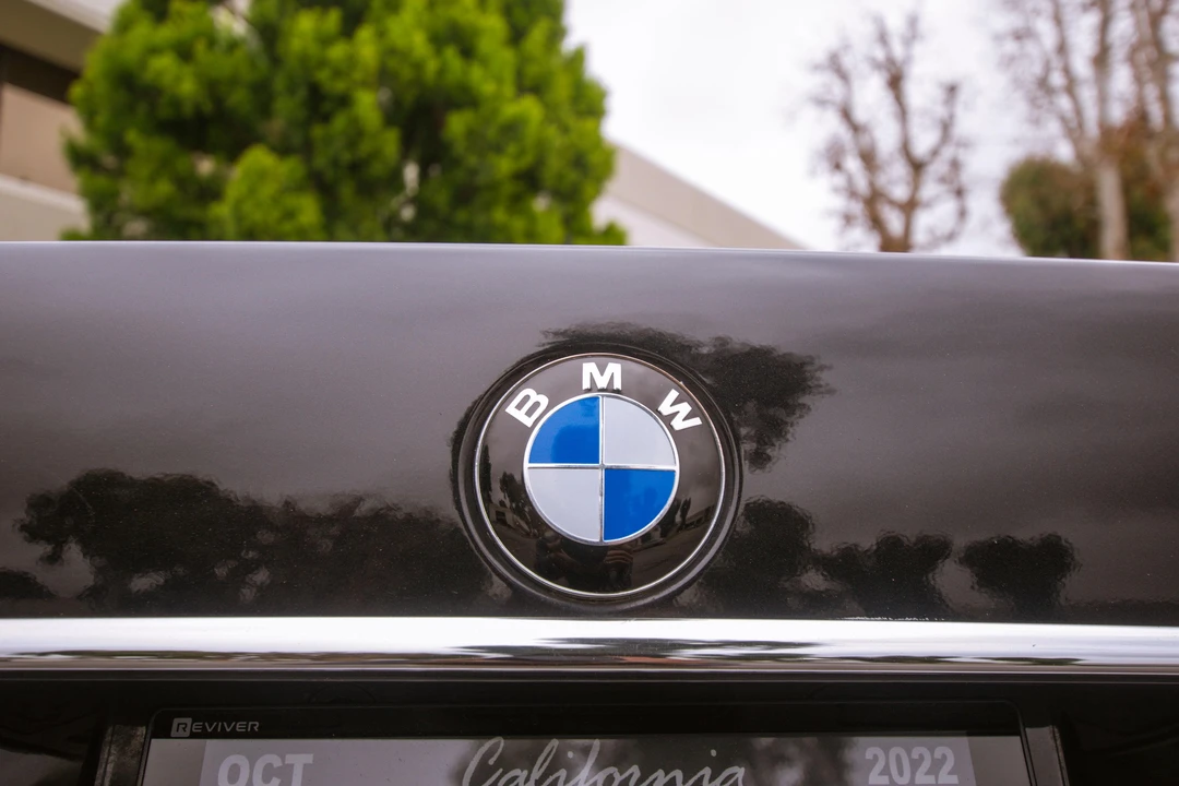1999 BMW E38 750i & 750iL Sedan - Image 20 of 31