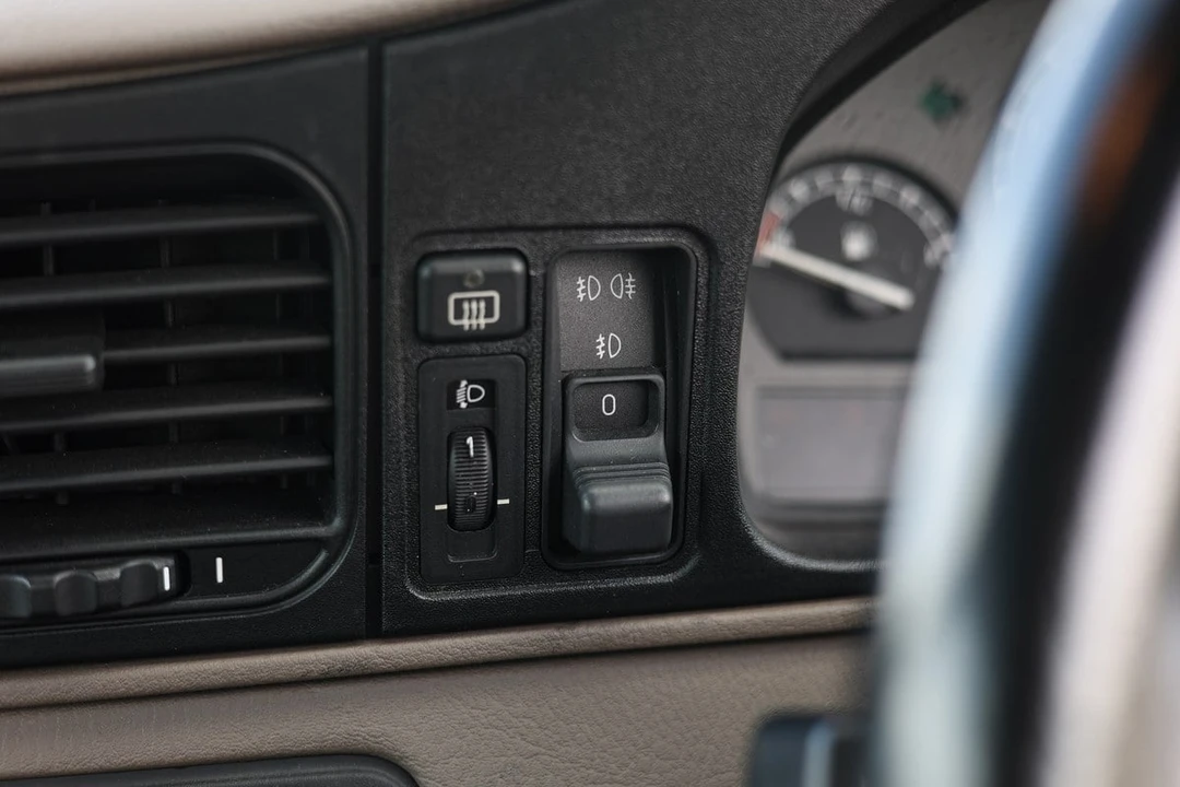 1999 BMW E31 8 Series - Image 30 of 30
