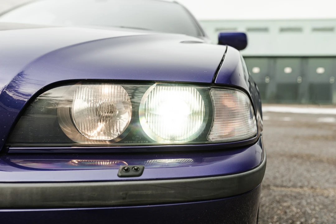 1999 BMW E39 540i - Image 18 of 31