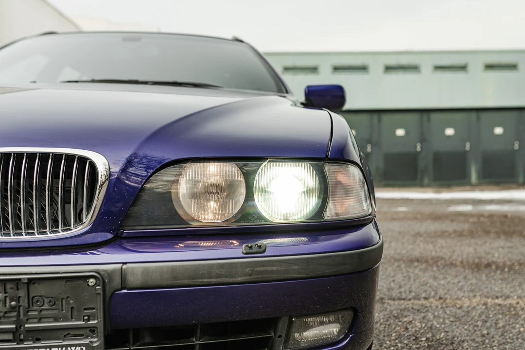 1999 BMW E39 540i - Image 25 of 31