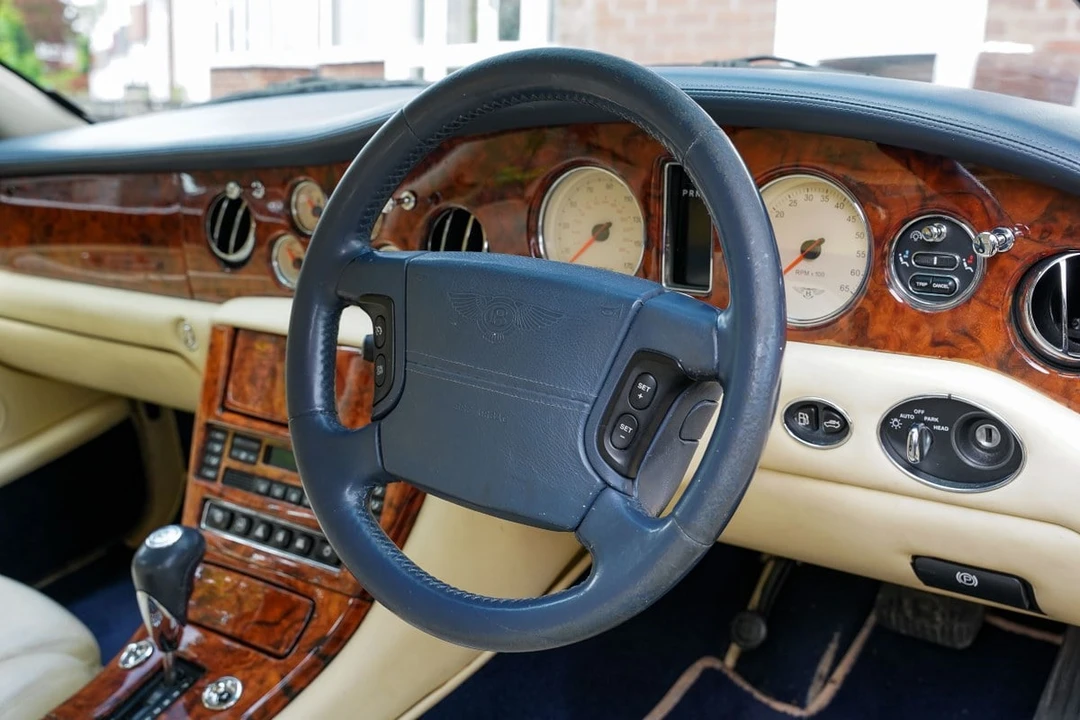 1999 Bentley Arnage - Image 28 of 30