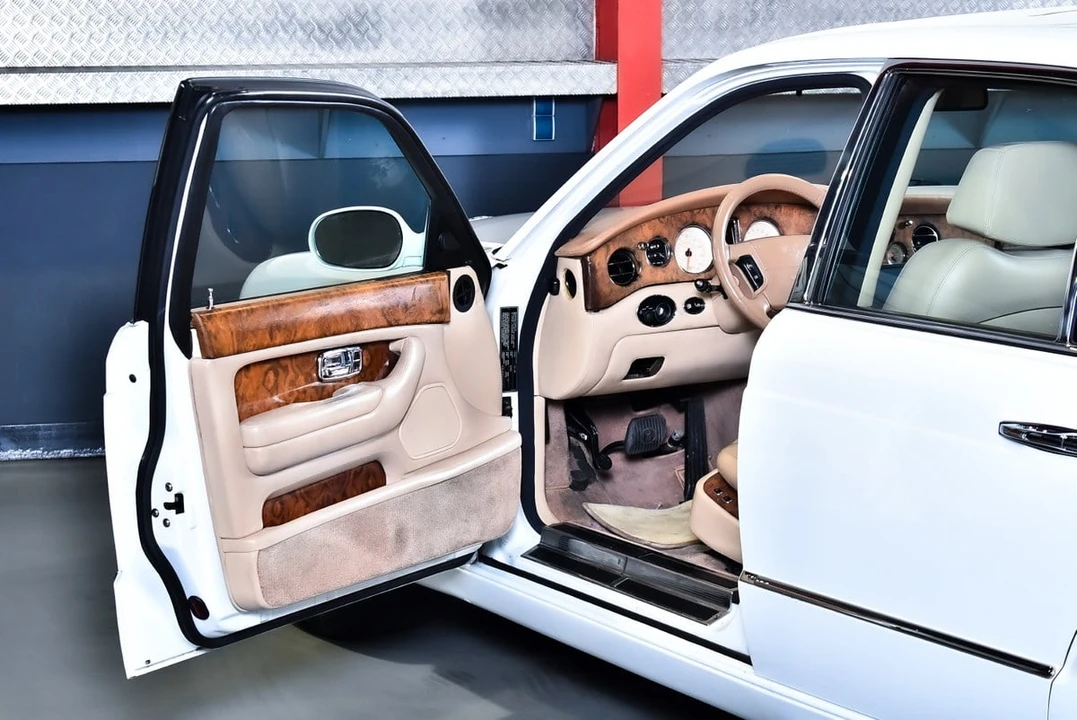 1999 Bentley Arnage - Image 25 of 30