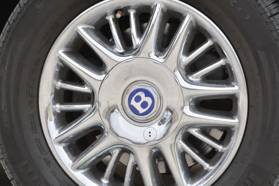 1999 Bentley Azure 1st Gen - Image 10 of 12