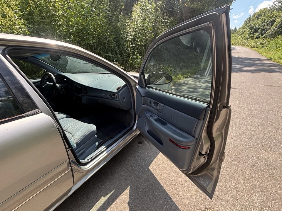 1999 Buick Century - Image 13 of 22
