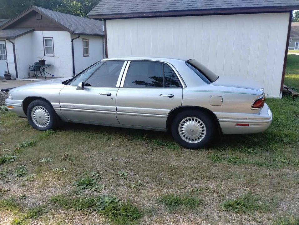 1999 Buick LeSabre - Image 2 of 9