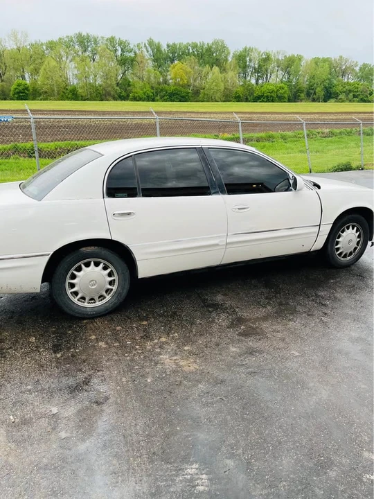 1999 Buick Park Avenue - Image 3 of 9