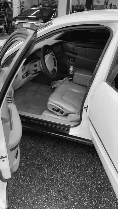1999 Buick Park Avenue - Image 9 of 9