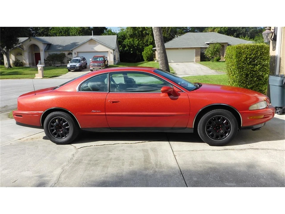1999 Buick Riviera 8th Gen - Image 2 of 5