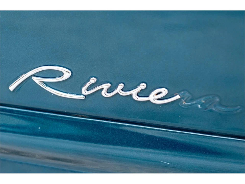 1999 Buick Riviera 8th Gen - Image 23 of 31