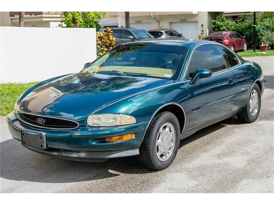 1999 Buick Riviera 8th Gen - Image 2 of 31