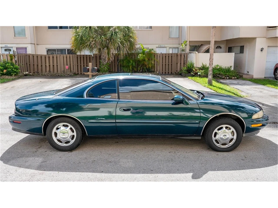 1999 Buick Riviera 8th Gen - Image 8 of 31