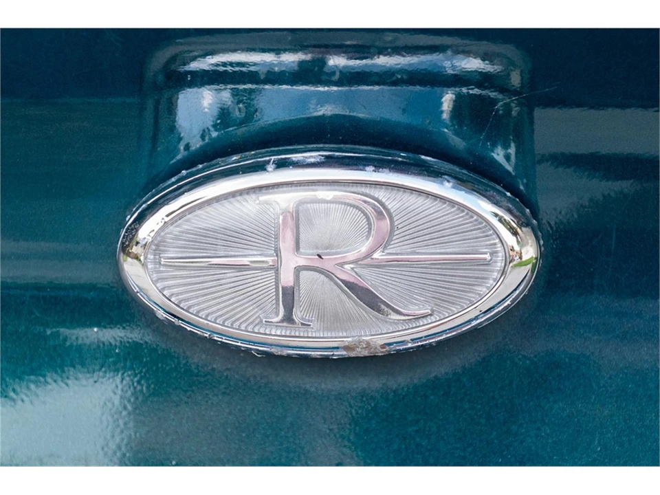 1999 Buick Riviera 8th Gen - Image 26 of 31