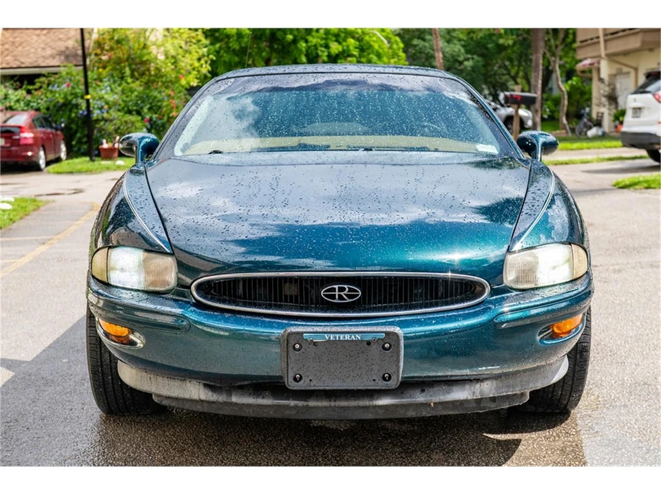 1999 Buick Riviera 8th Gen - Image 5 of 31