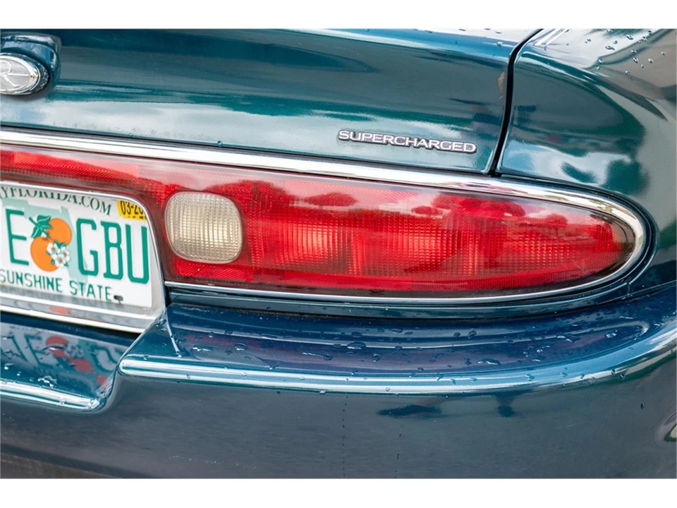 1999 Buick Riviera 8th Gen - Image 11 of 31