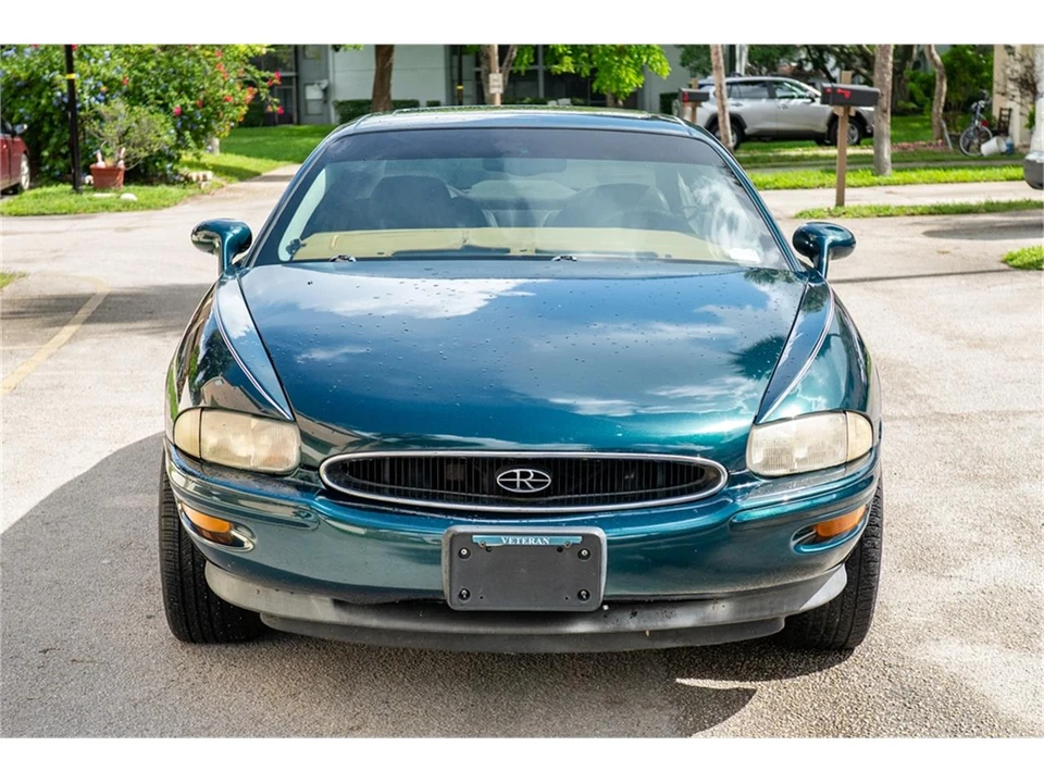 1999 Buick Riviera 8th Gen - Image 4 of 31