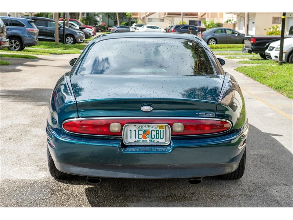 1999 Buick Riviera 8th Gen - Image 12 of 31
