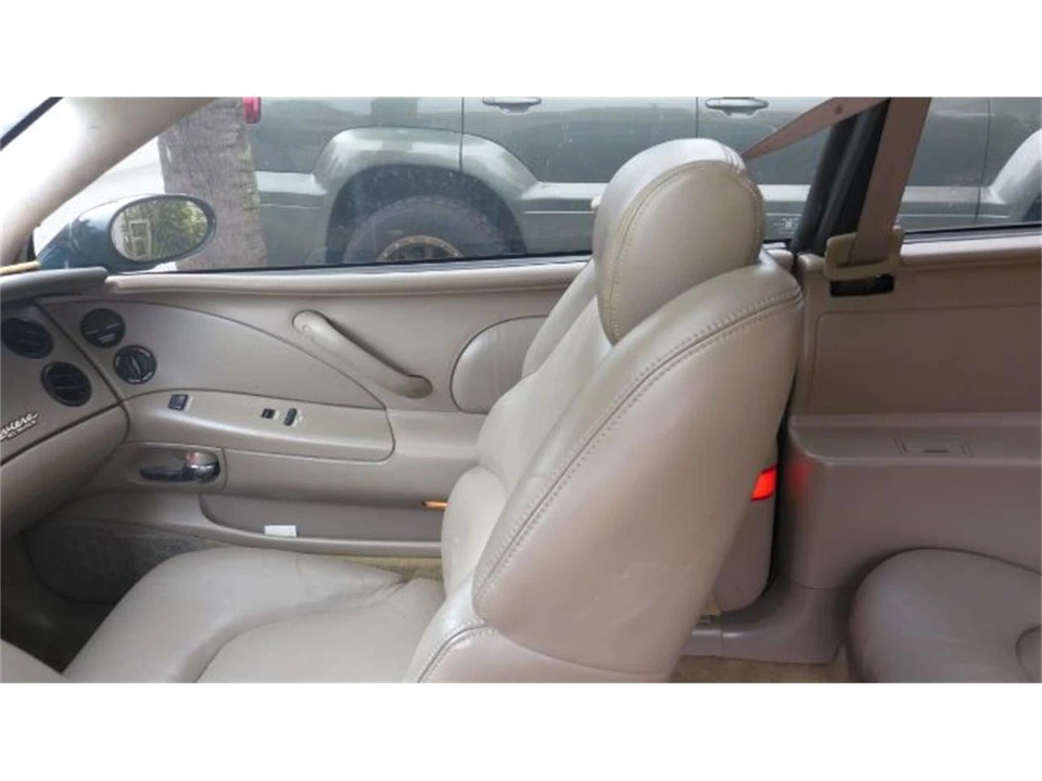 1999 Buick Riviera 8th Gen - Image 6 of 11