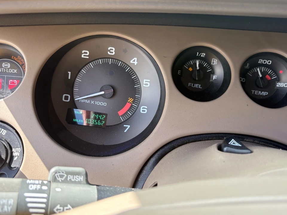 1999 Buick Riviera 8th Gen - Image 18 of 19