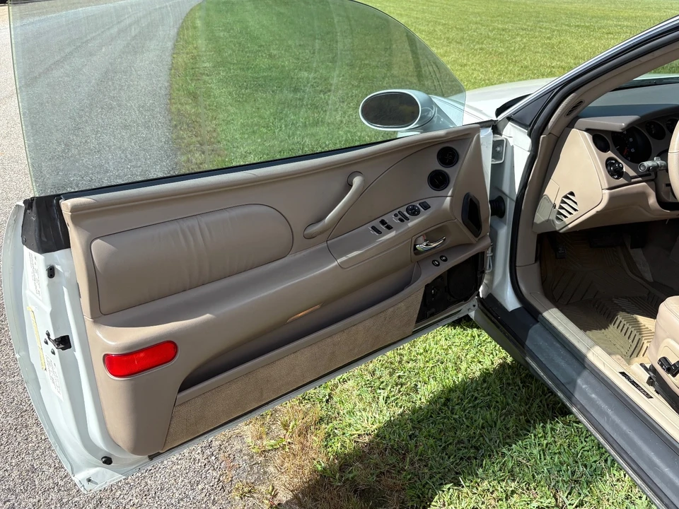 1999 Buick Riviera 8th Gen - Image 10 of 19