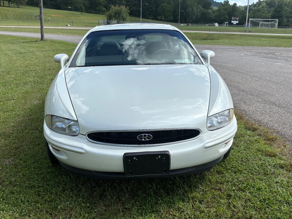 1999 Buick Riviera 8th Gen - Image 4 of 19