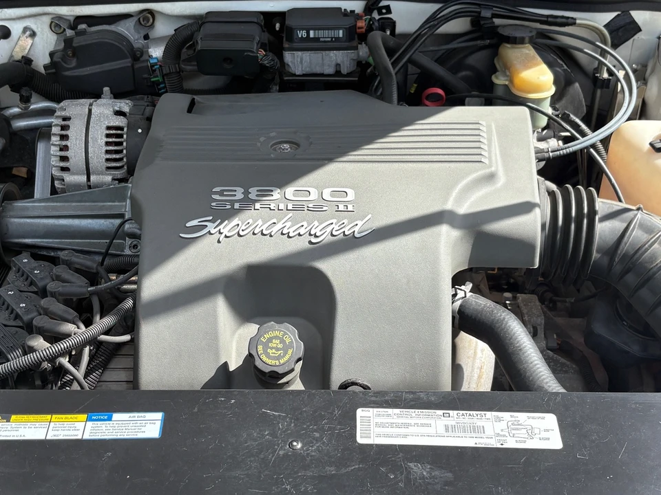 1999 Buick Riviera 8th Gen - Image 15 of 19