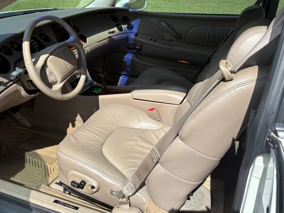 1999 Buick Riviera 8th Gen - Image 9 of 19