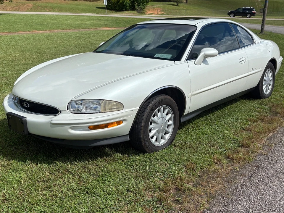 1999 Buick Riviera 8th Gen - Image 3 of 19