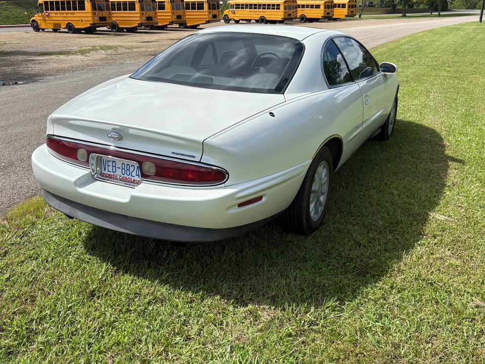 1999 Buick Riviera 8th Gen - Image 6 of 19