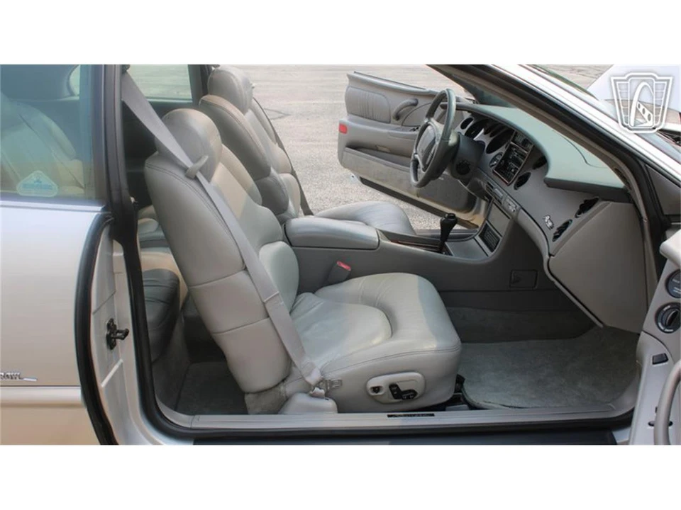 1999 Buick Riviera 8th Gen - Image 15 of 31
