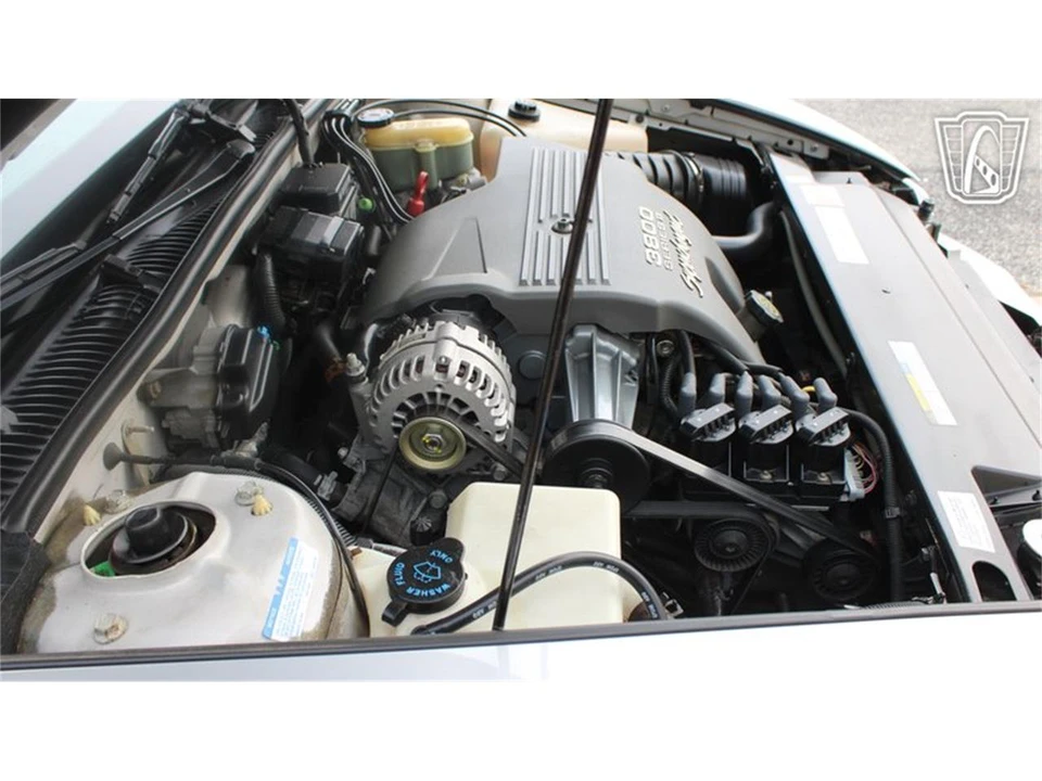 1999 Buick Riviera 8th Gen - Image 10 of 31