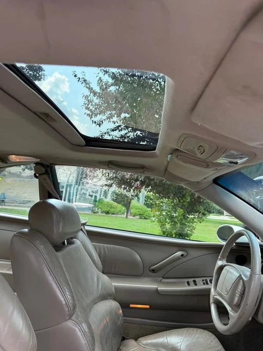 1999 Buick Riviera 8th Gen - Image 13 of 20