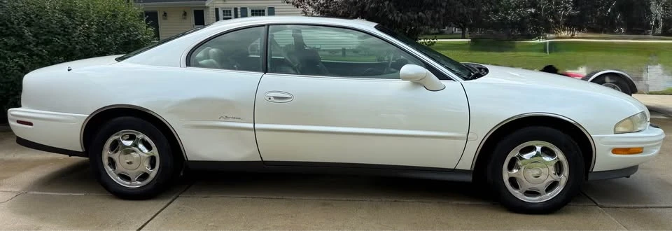 1999 Buick Riviera 8th Gen - Image 4 of 20