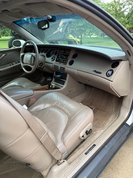 1999 Buick Riviera 8th Gen - Image 19 of 20