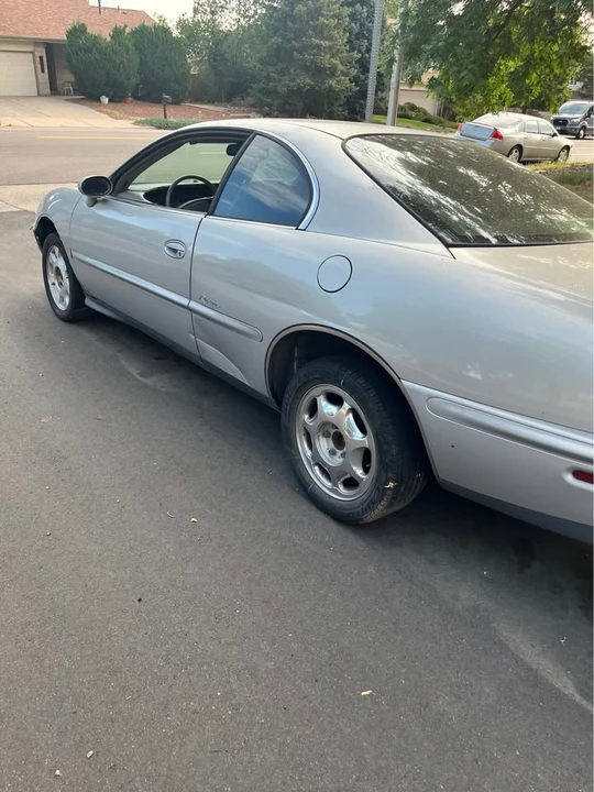 1999 Buick Riviera 8th Gen - Image 4 of 4