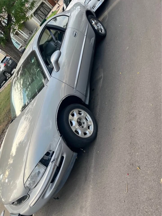1999 Buick Riviera 8th Gen - Image 2 of 4