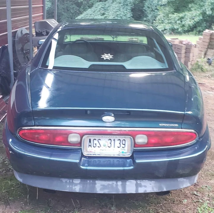 1999 Buick Riviera 8th Gen - Image 4 of 10