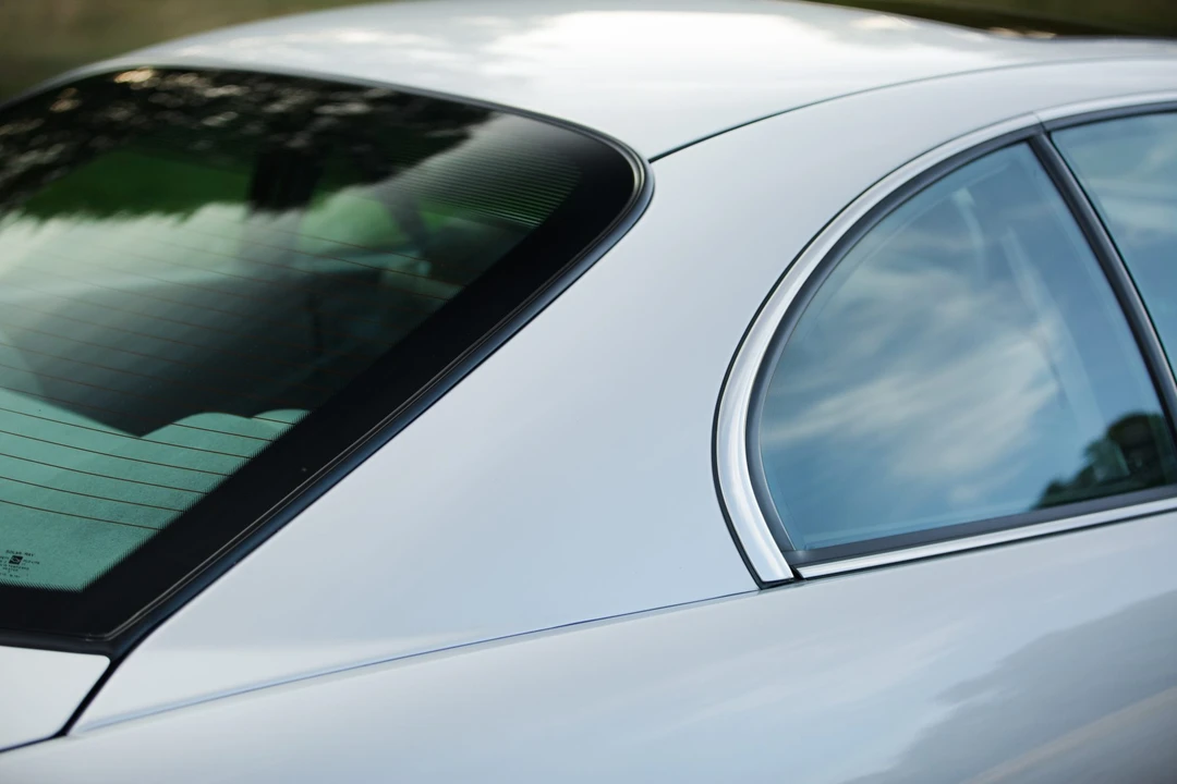 1999 Buick Riviera 8th Gen - Image 24 of 31
