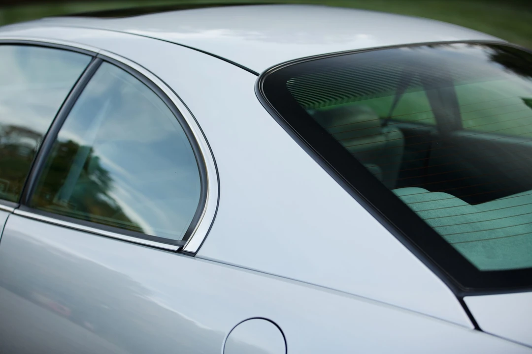 1999 Buick Riviera 8th Gen - Image 14 of 31