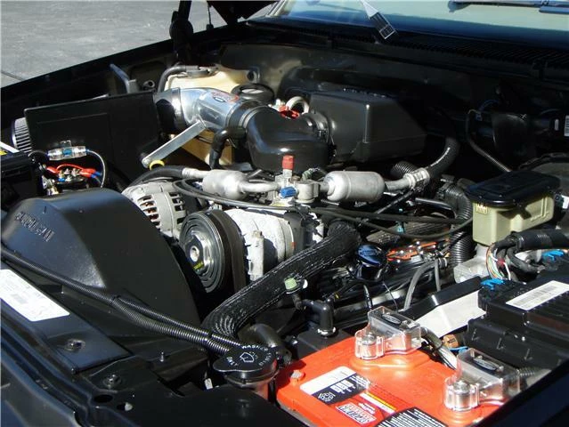 1999 Chevrolet Suburban 8th Gen - Image 3 of 5