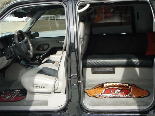 1999 Chevrolet Suburban 8th Gen - Image 4 of 5