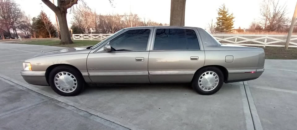 1999 Cadillac DeVille 7th Gen - Image 6 of 20
